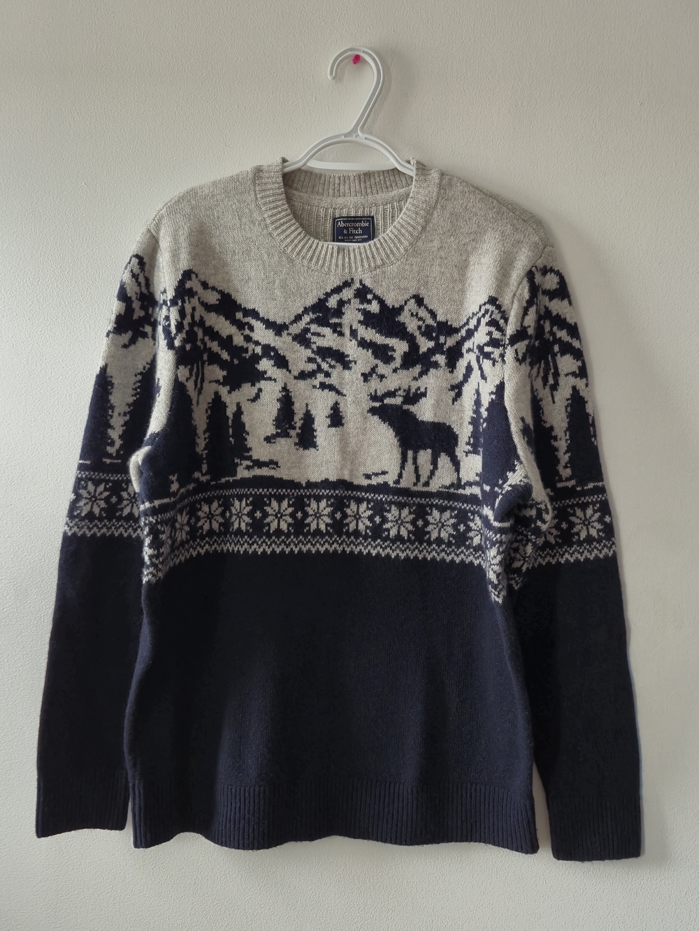 Abercrombie & Fitch Navy and Cream Mountain Moose Crewneck Sweater, XL
